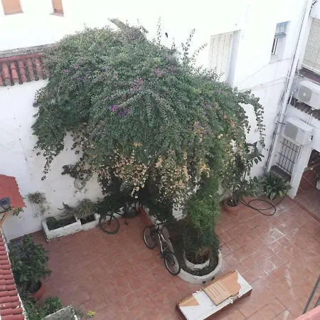 בית אירוח Bed For 4. Typical Quiet And Authentic Area