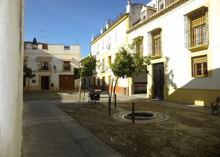 Bed For 4. Typical Quiet And Authentic Area 홈스테이