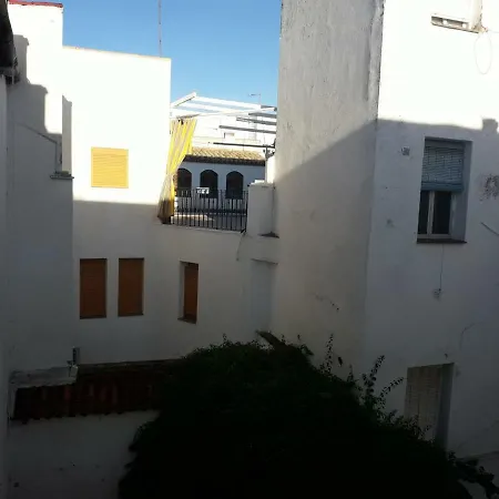 Bed For 4. Typical Quiet And Authentic Area Privatunterkunft